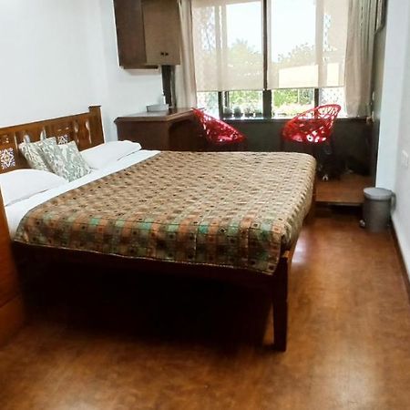 Ferienwohnung Cozy Private Ac Studio By The Sea Bandstand Bandra W Mumbai Nr Taj Lands End Exterior foto