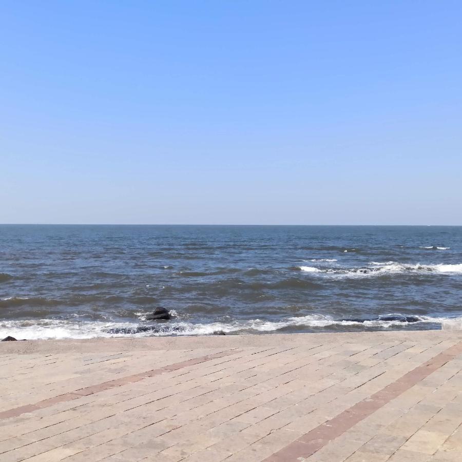 Ferienwohnung Cozy Private Ac Studio By The Sea Bandstand Bandra W Mumbai Nr Taj Lands End Exterior foto