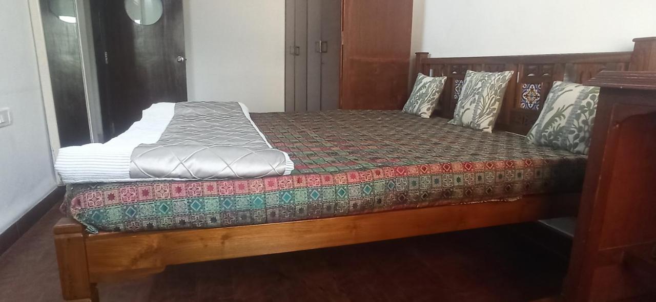 Ferienwohnung Cozy Private Ac Studio By The Sea Bandstand Bandra W Mumbai Nr Taj Lands End Exterior foto