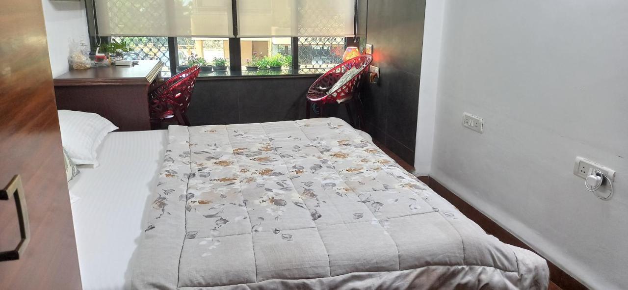 Ferienwohnung Cozy Private Ac Studio By The Sea Bandstand Bandra W Mumbai Nr Taj Lands End Exterior foto